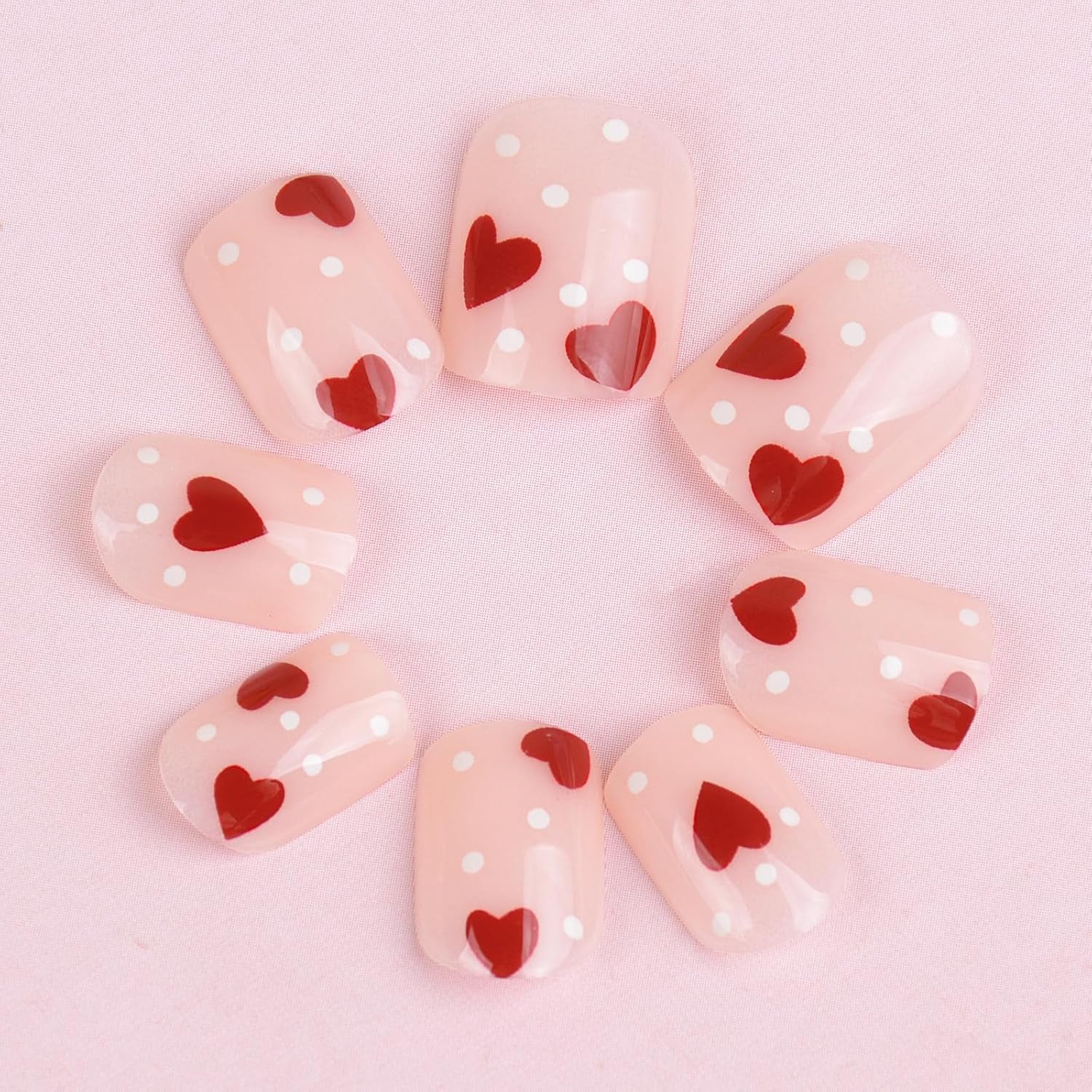 24PCS Faux Ongles Courts Carré Pour Saint-Valentin Sticker Cœur Nail Art Couverture Complète Avec Autocollant À Ongles Accessoires Bricolage Ongle Artificiels Carrés Avec Colle Cadeau Femme Fille